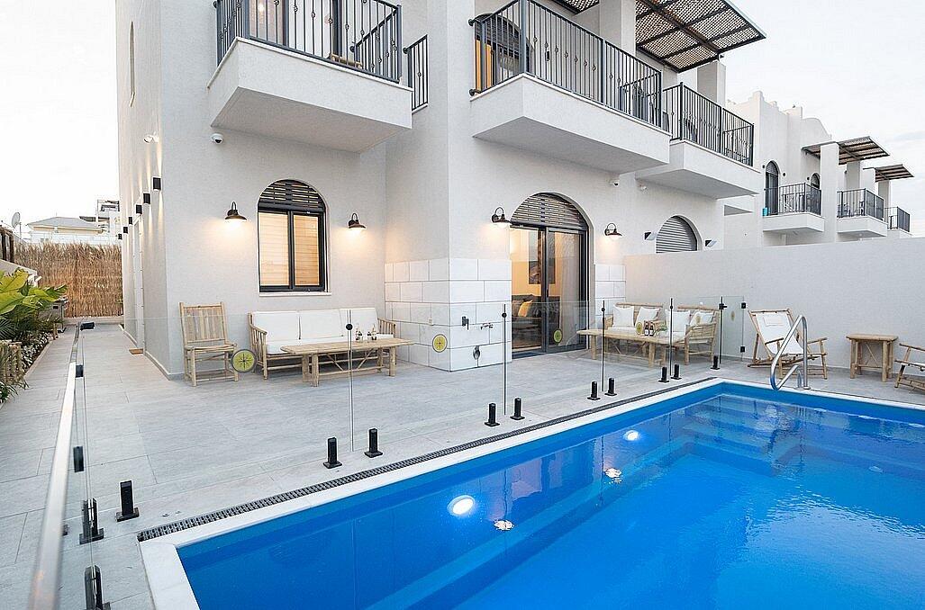 אלה סאן - וילה שקמה - בריכת שחייה מחוממת