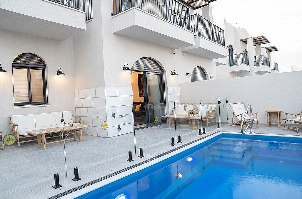 אלה סאן - וילה שקמה - בריכת שחייה מחוממת בחורף